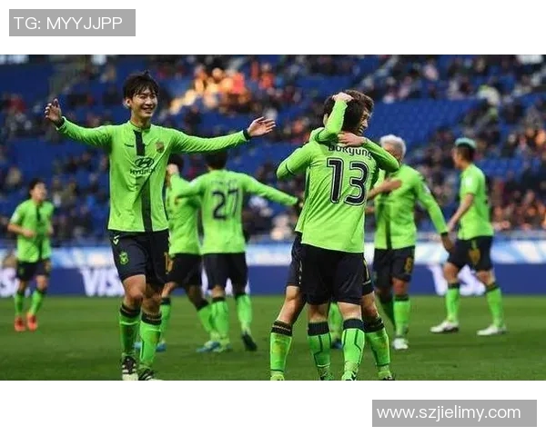 全北现代与水原的激烈对决揭示韩国足球的魅力与竞争力 全北现代与水原的激烈对决揭示韩国足球的魅力与竞争力